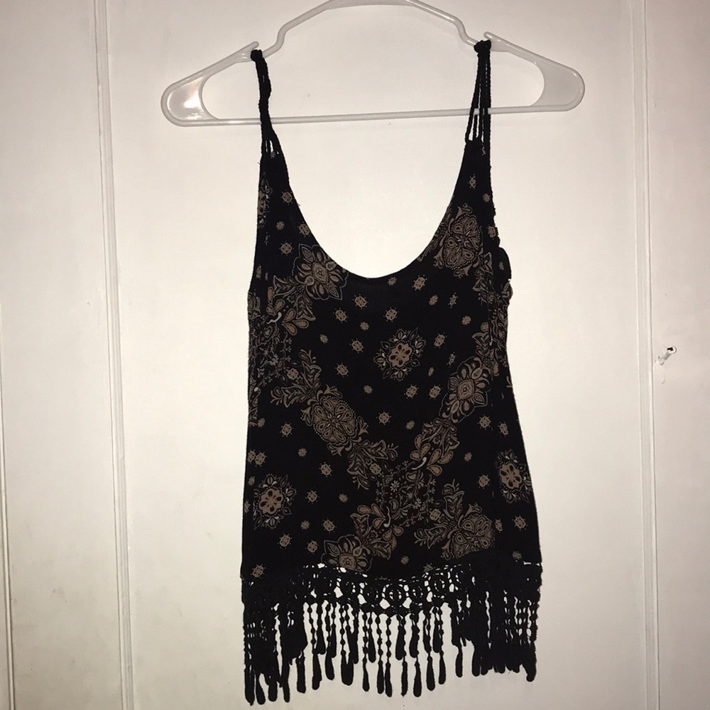 A FOREVER 21 CUTE FESTIVAL TANK CROP TOP :)